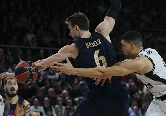 Lundberg lidera el asalto de la Virtus de Scariolo al Palau