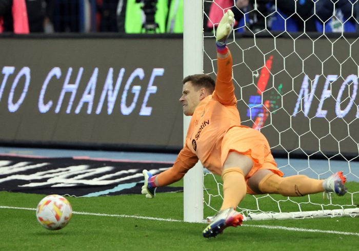 Ter Stegen amarra al Barça al 'Clásico' deseado por los petrodólares saudíes