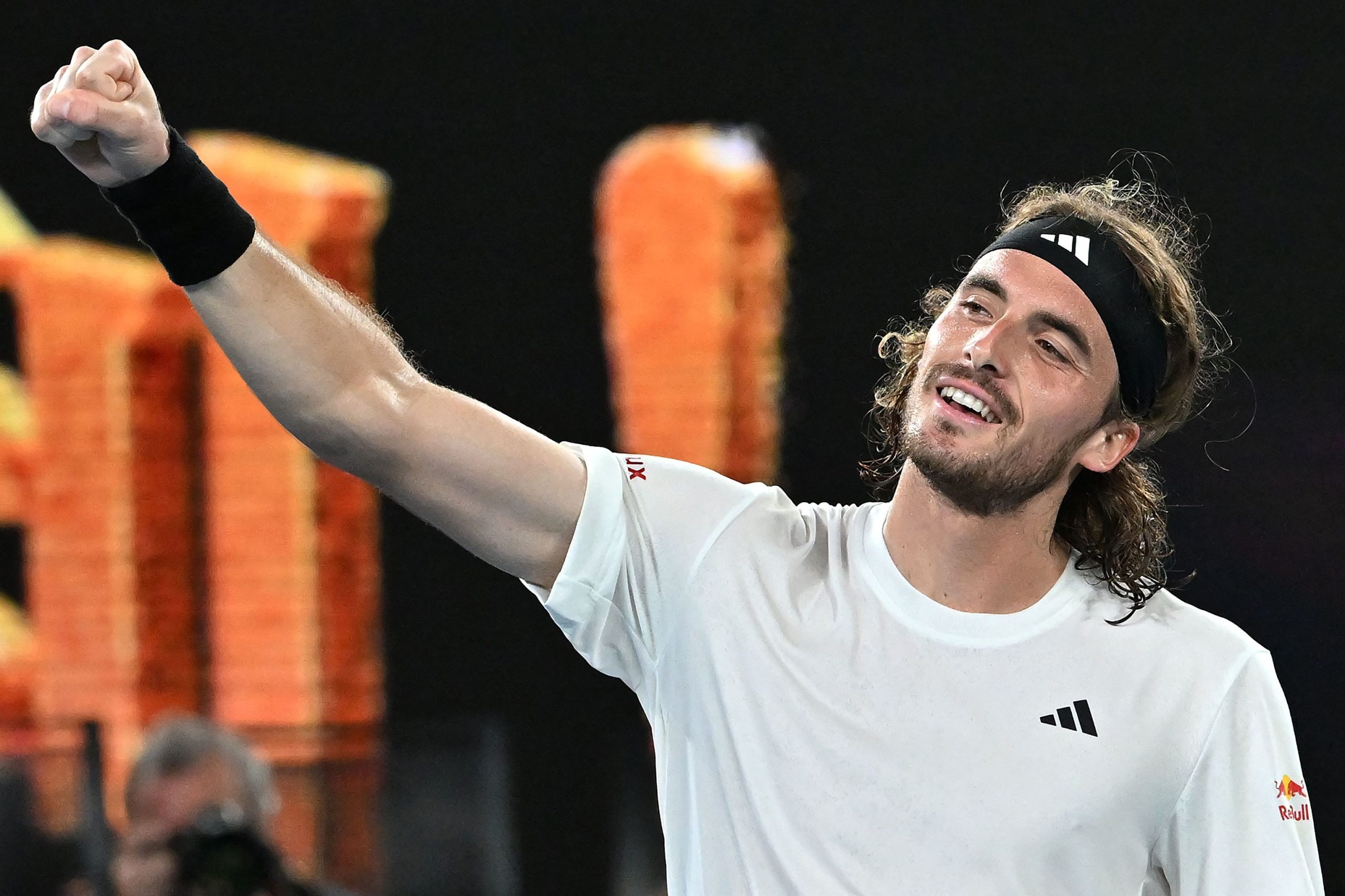 Tsitsipas vuelve a semis en Australia y amenaza el número uno de Alcaraz