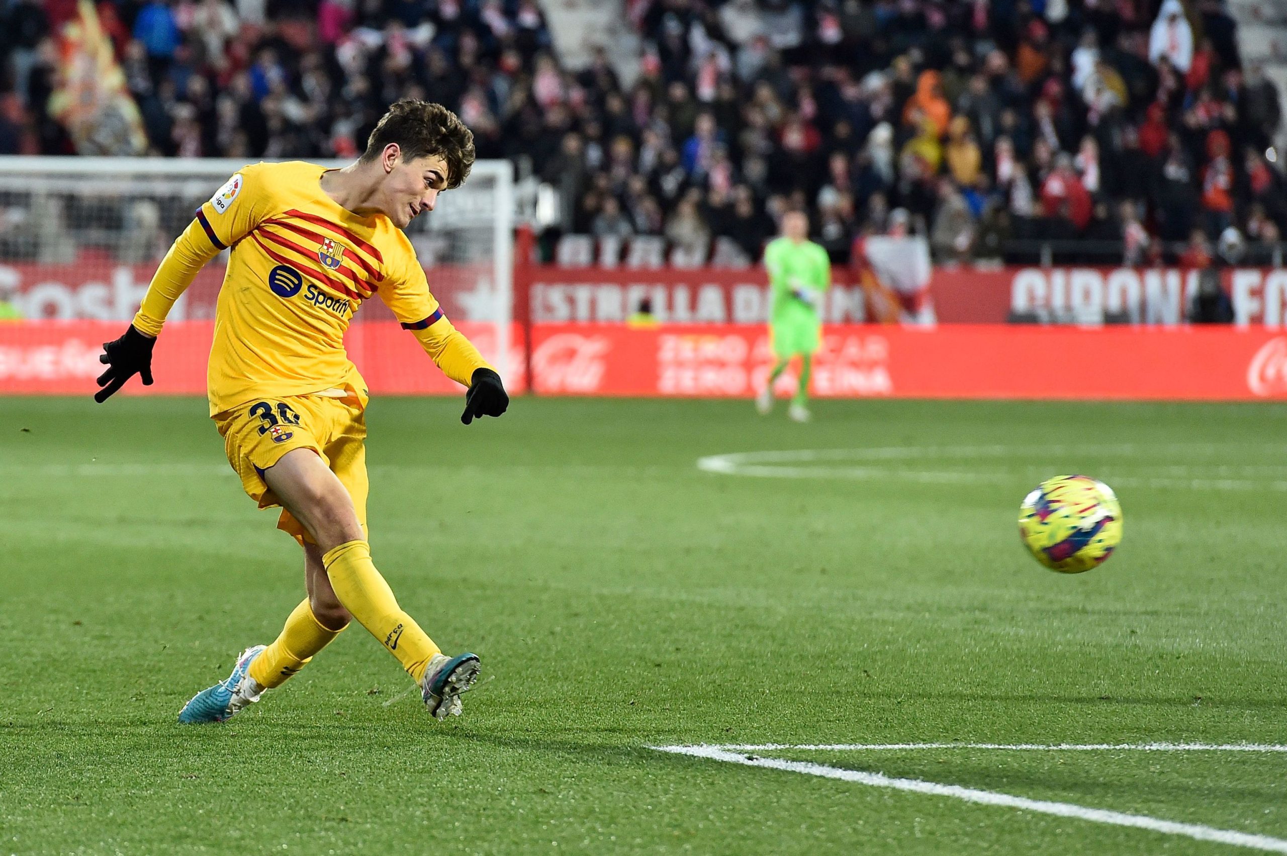 Un juzgado de Barcelona obliga a La Liga a inscribir a Gavi en el primer equipo del Barça