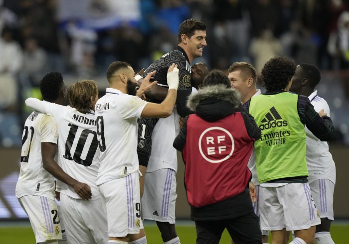 Un Madrid fúnebre se salvó de penalti