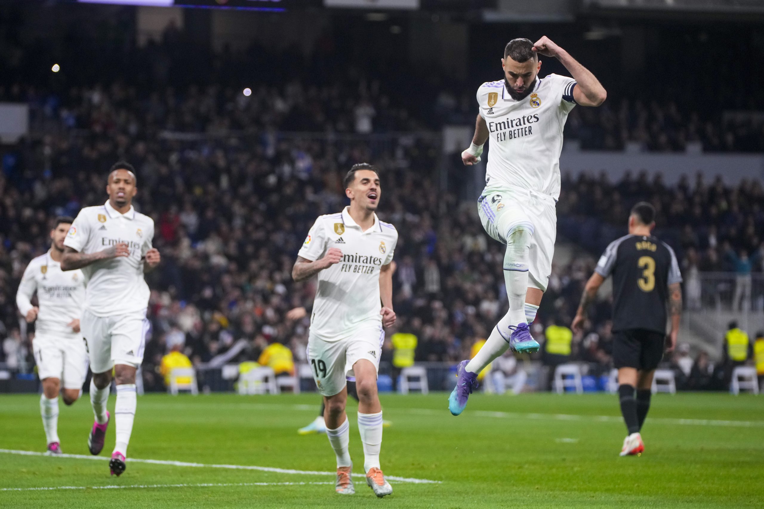 Benzema supera a Raúl, el "intocable" Modric y un Tourmalet para el Madrid: "Un mes complicado"