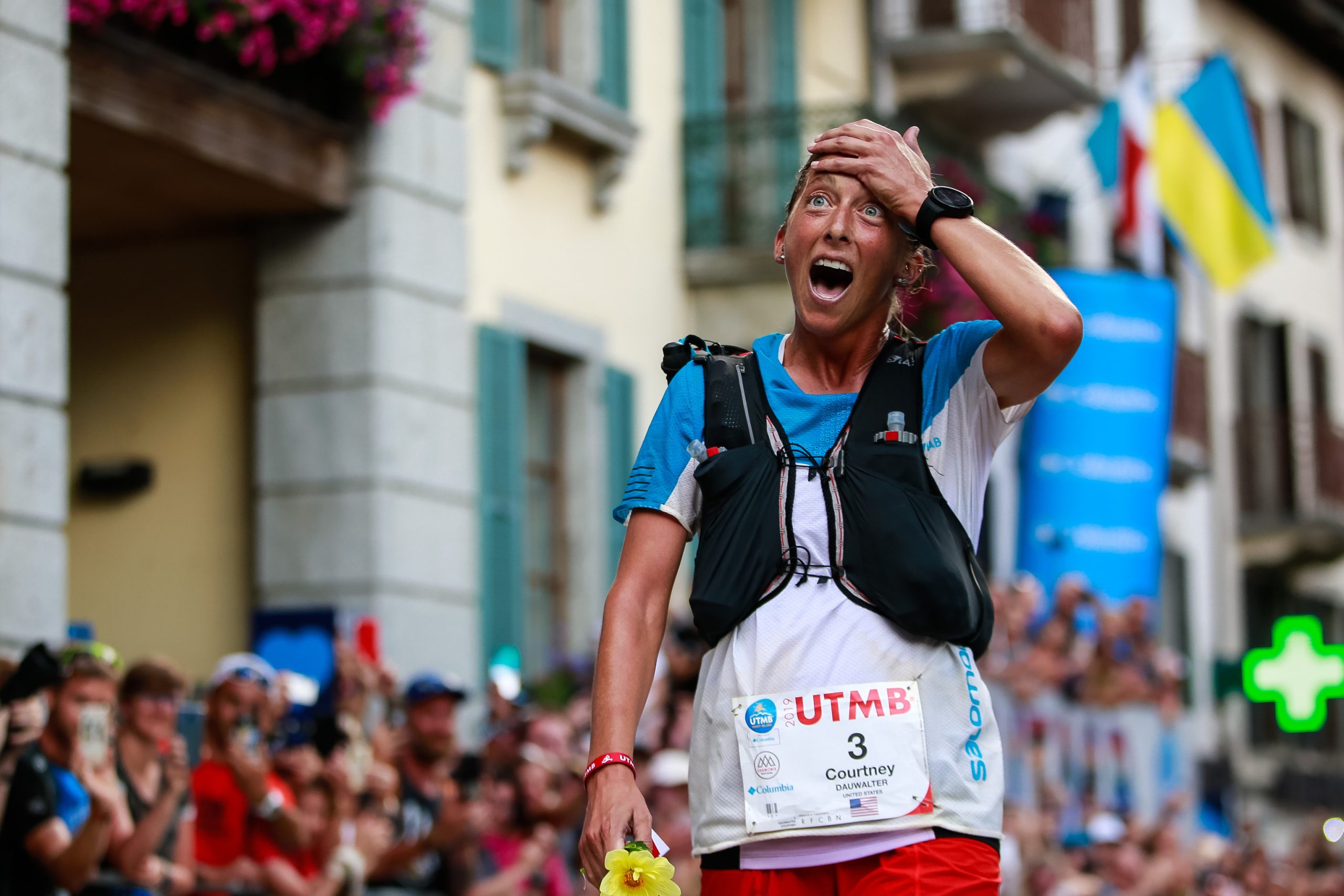 El estilo libre de Courtney Dauwalter, la mejor corredora de montaña del mundo: "En la meta me apetecen una cerveza y unos nachos"