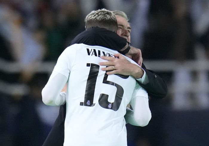 La decisión "sin tonterías" de Kroos, los 100 títulos del Madrid y el abrazo de Valverde a Ancelotti: "Me ayudó en un momento duro"