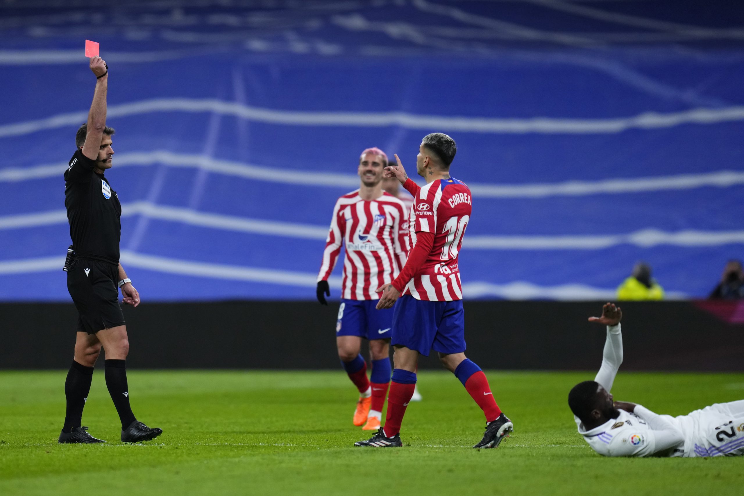 Otro derbi con la miel en los labios y otro derbi de polémicas para el Atlético: "Nada nuevo en el Bernabéu"