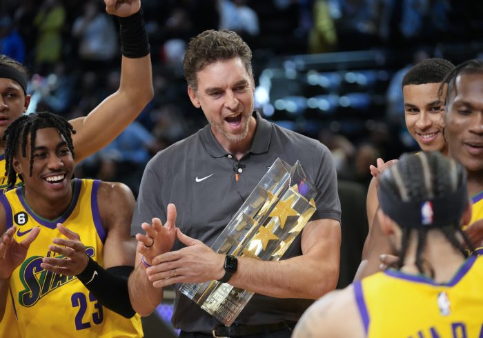 Pau Gasol 'debuta' como entrenador con victoria en el All-Star