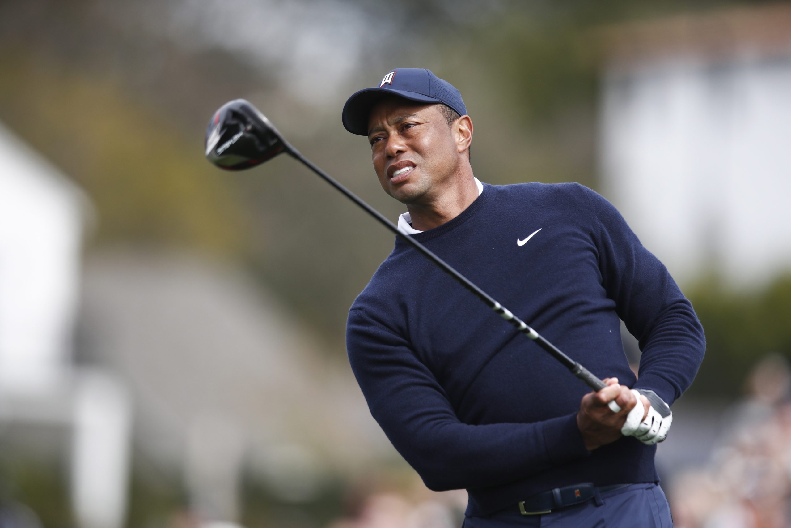 Tiger Woods emociona en su retorno y Rahm sigue deslumbrando