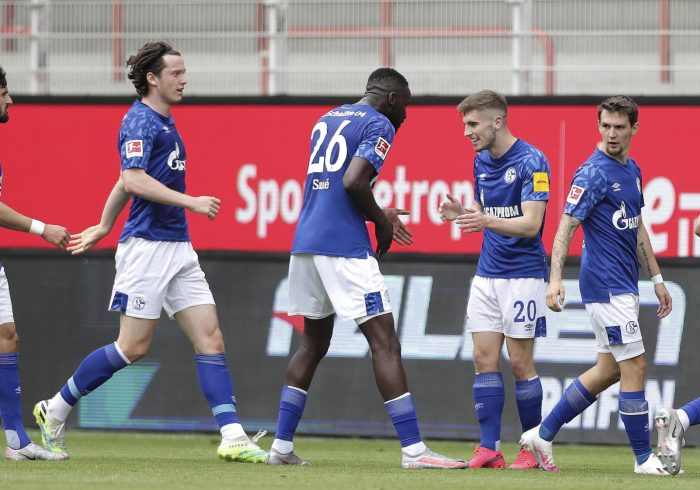 Varios aficionados del Schalke heridos, cuatro de ellos de gravedad, tras ser agredidos por seguidores del  Rot-Weiss Essen y Borussia Dortmund