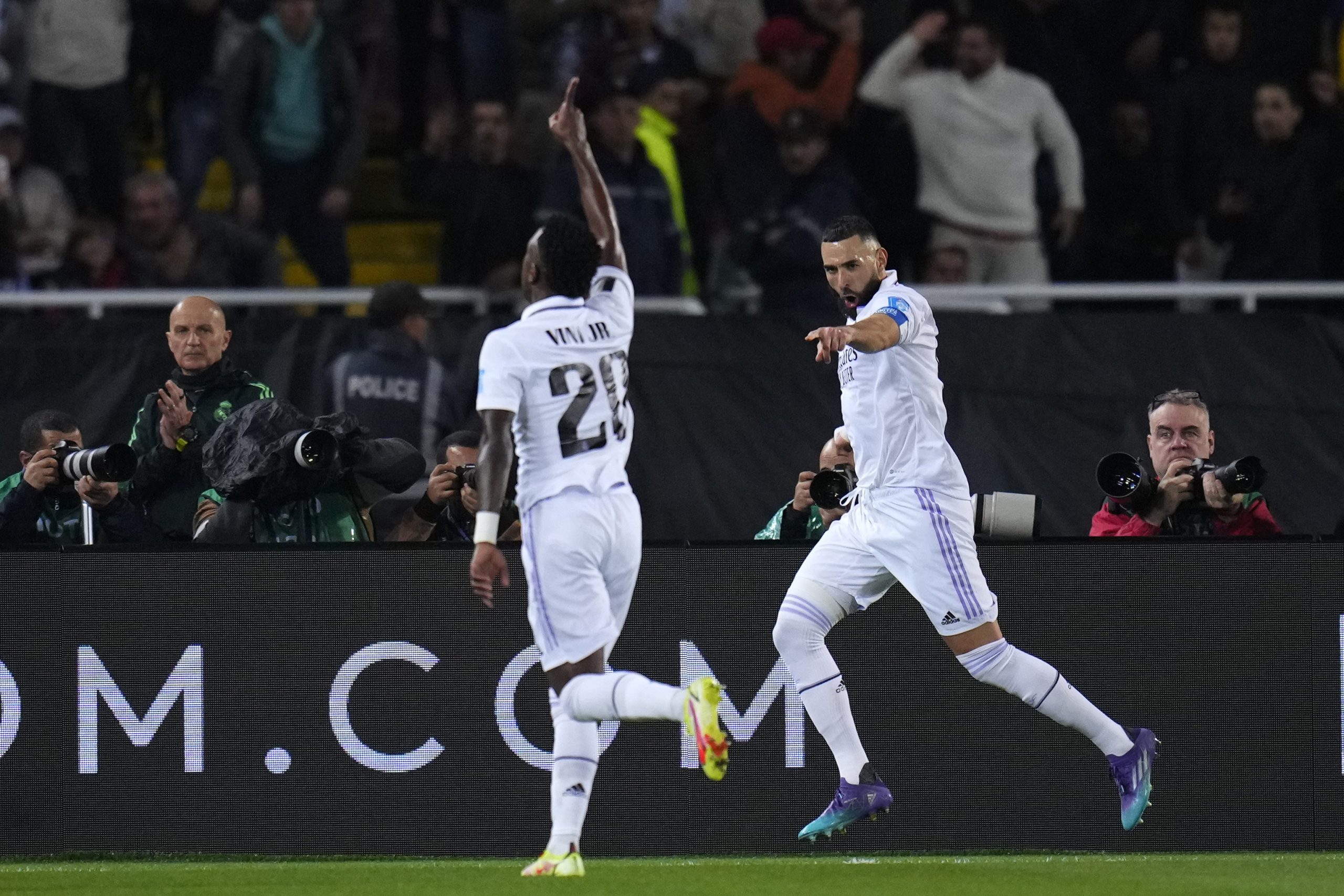 Vinicius y Valverde orquestan un festival de goles para que el Madrid levante su octavo Mundial de Clubes