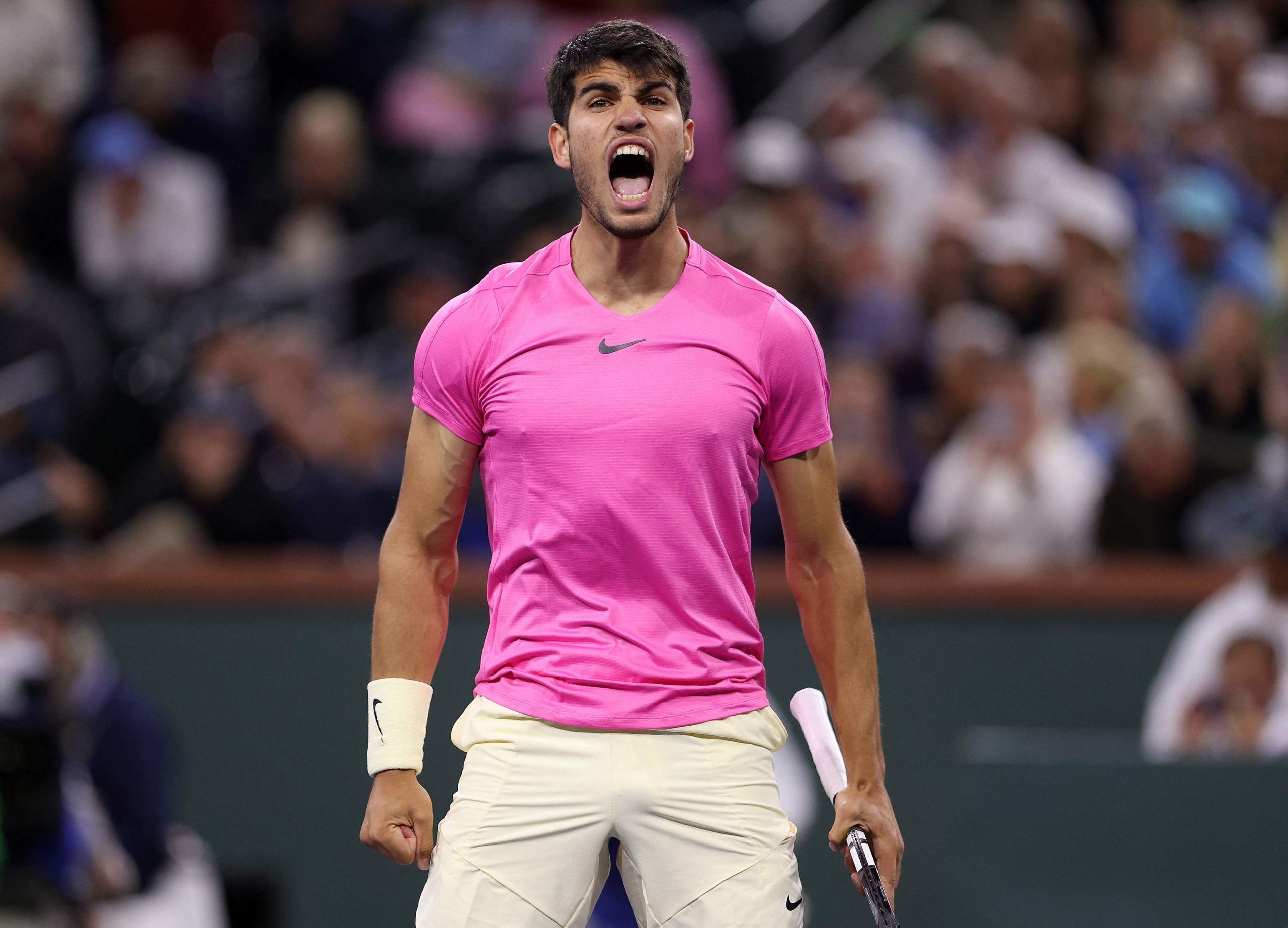 Alcaraz se mete en semifinales de Indian Wells tras ganar su primer duelo frente a Auger-Aliassime