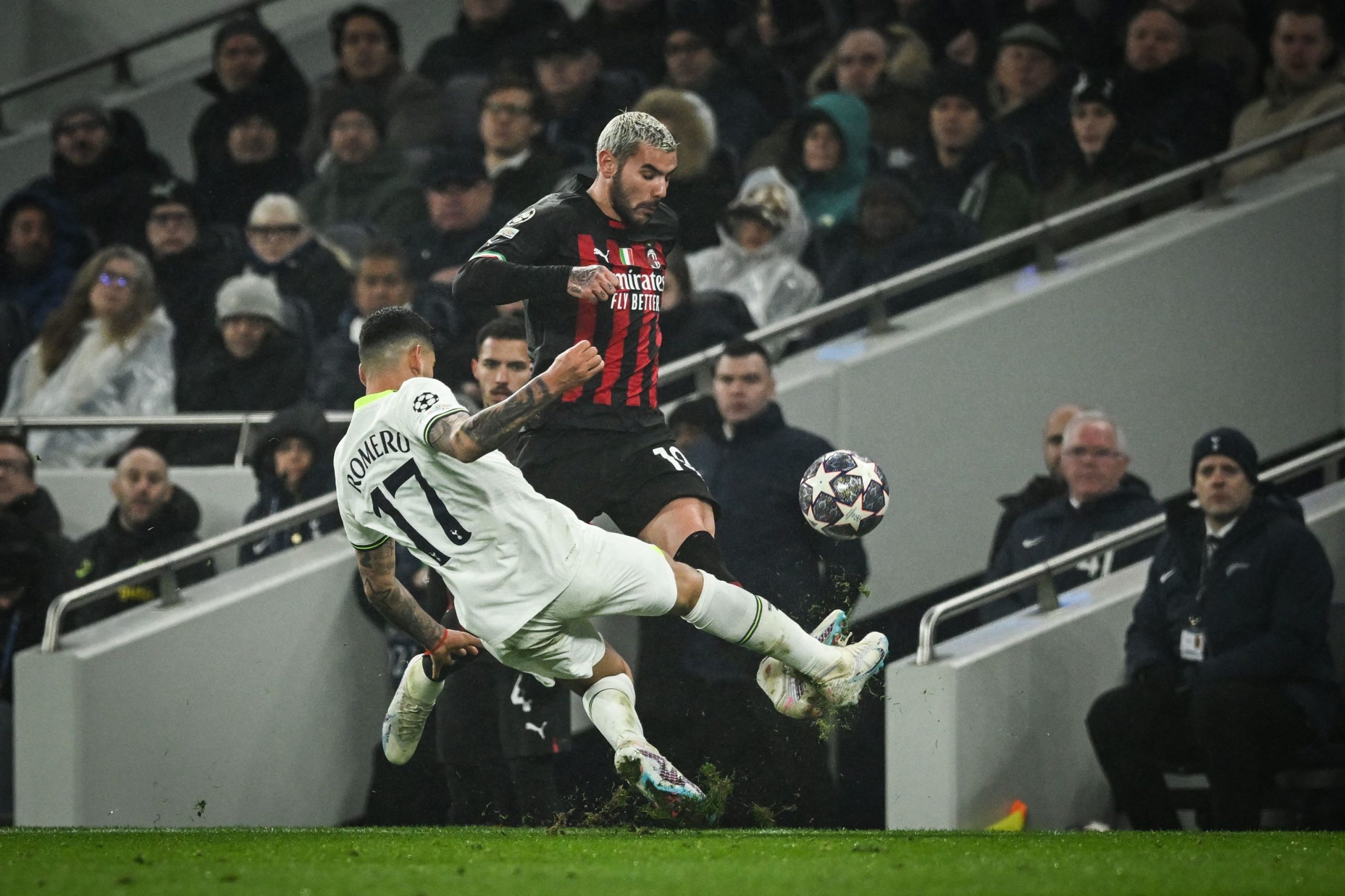 El Milan más pragmático seca al Tottenham y regresa a la élite continental