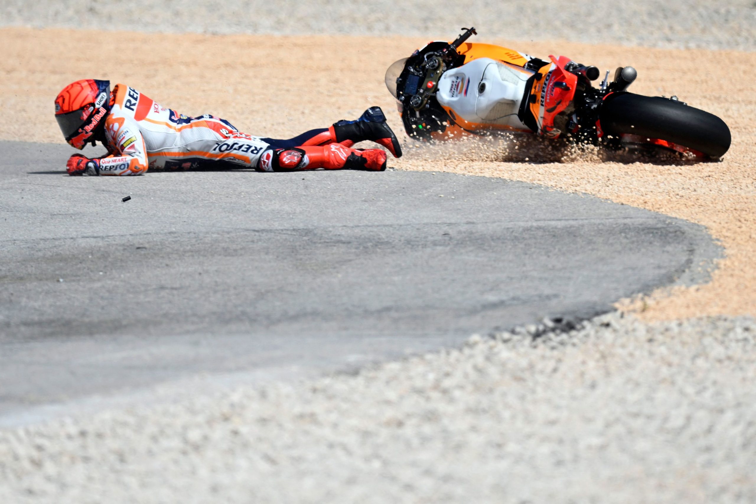 Marc Márquez, operado de una fractura en la mano derecha, no viajará a Argentina