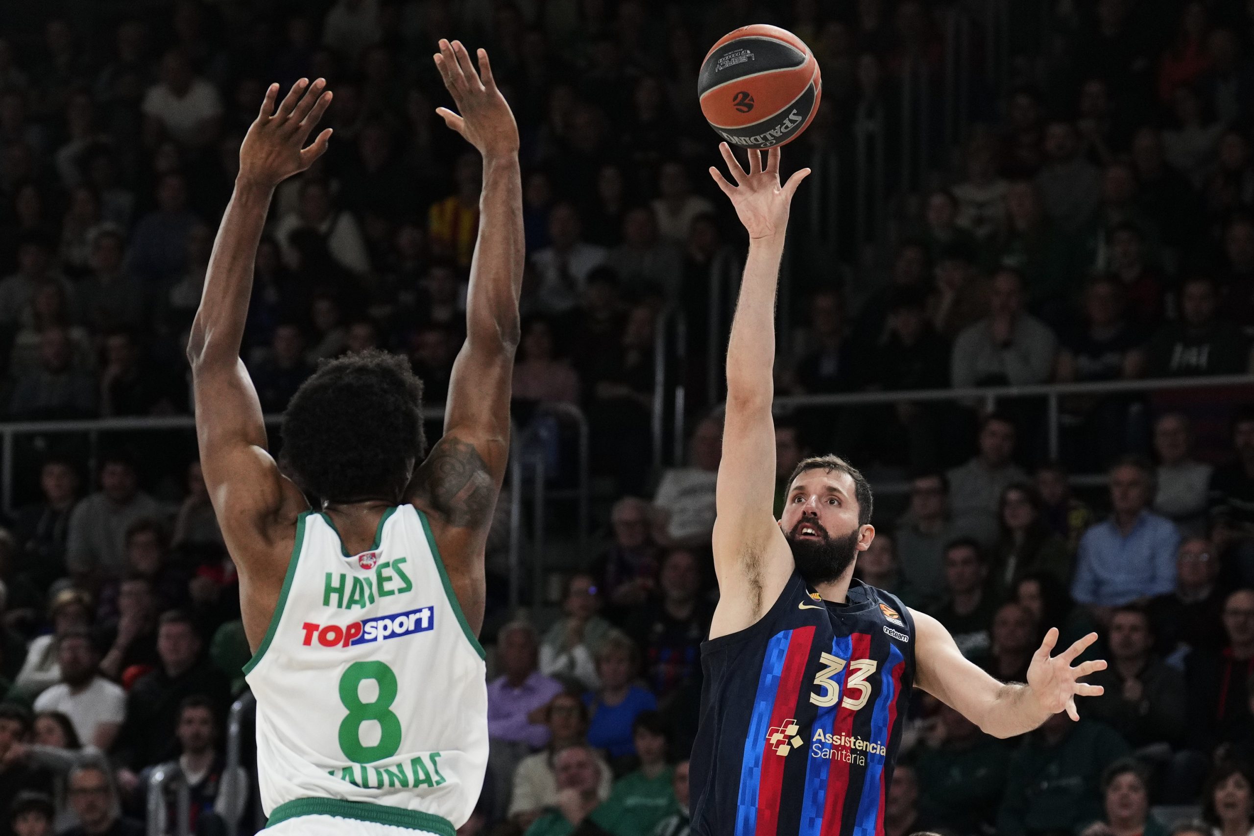 Mirotic brilla en el contundente triunfo del Barça ante el Zalgiris