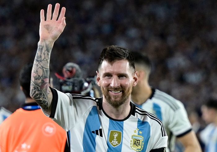 Tres meses después del título, Messi vive otra fiesta en Argentina y anota el gol 800 de su carrera
