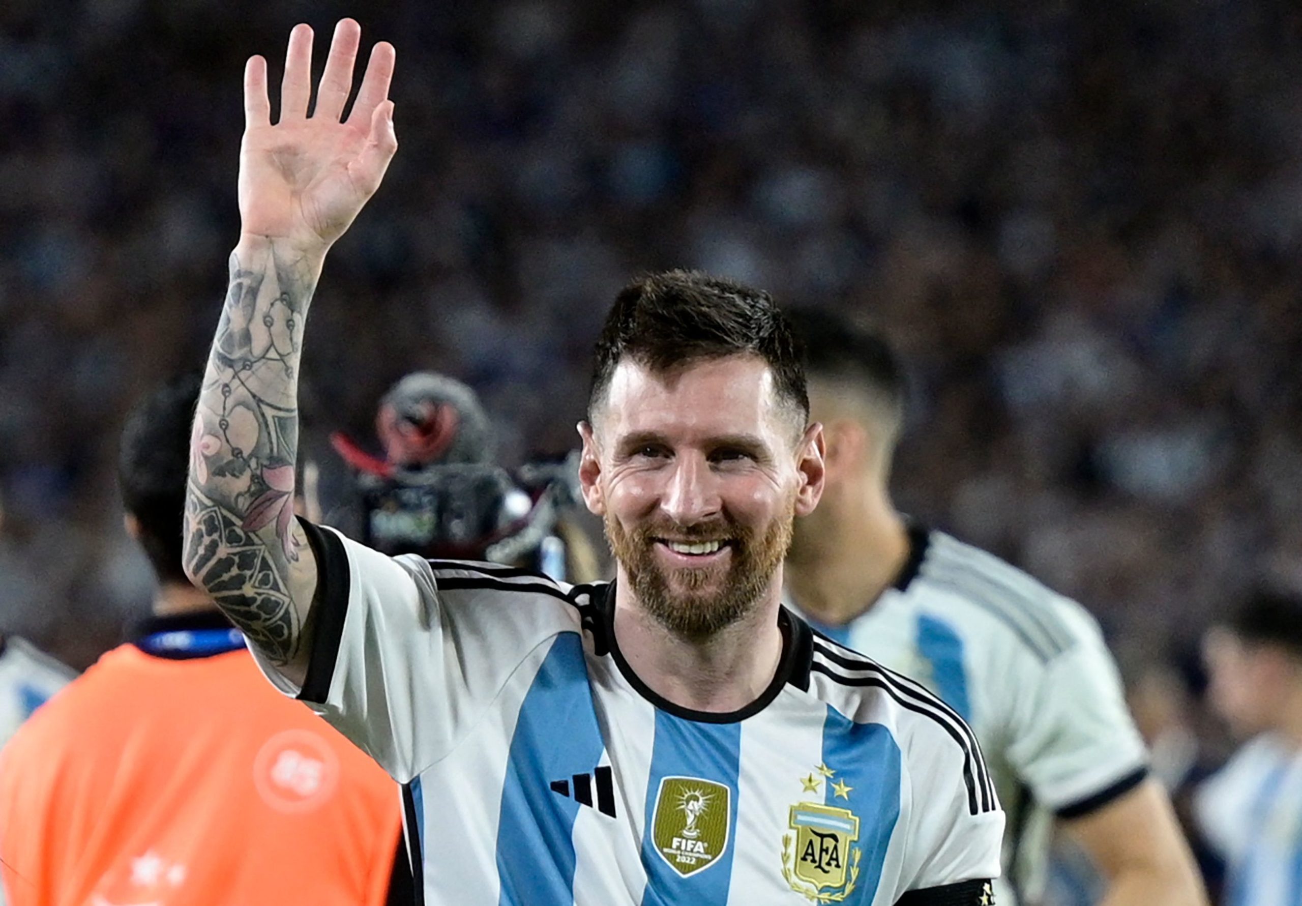 Tres meses después del título, Messi vive otra fiesta en Argentina y anota el gol 800 de su carrera