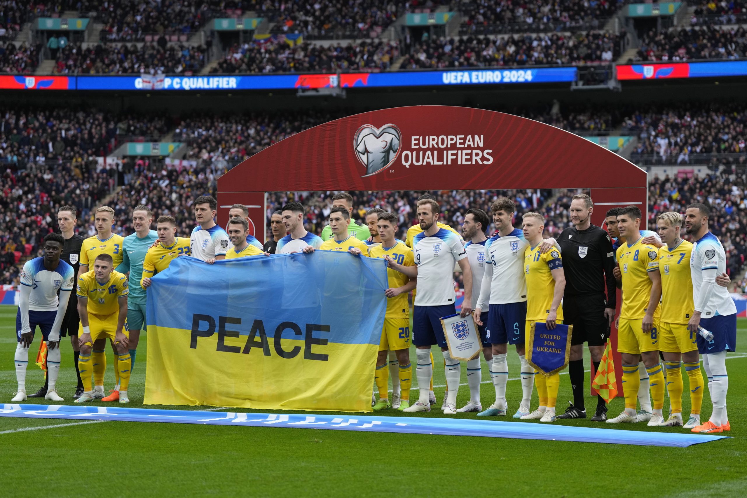 Ucrania pide paz en Wembley mientras Rusia e Irak 'bailan' en San Petersburgo