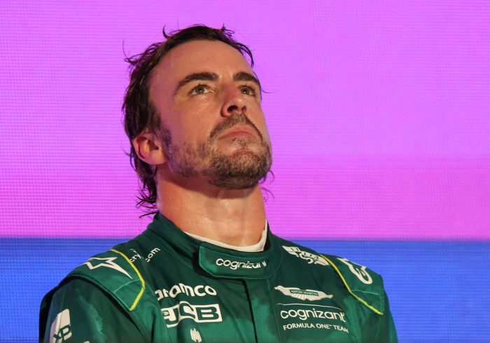 Una sanción arrebata a Alonso el podio en Jeddah mientras lo celebraba