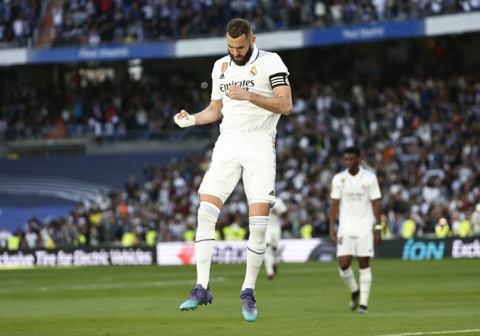 Benzema marca tres goles en siete minutos bajo el eco de los tambores del Camp Nou