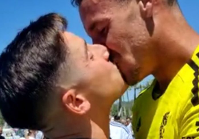 El 'beso del ascenso': Alberto Lejárraga, portero del Marbella, revela que es homosexual