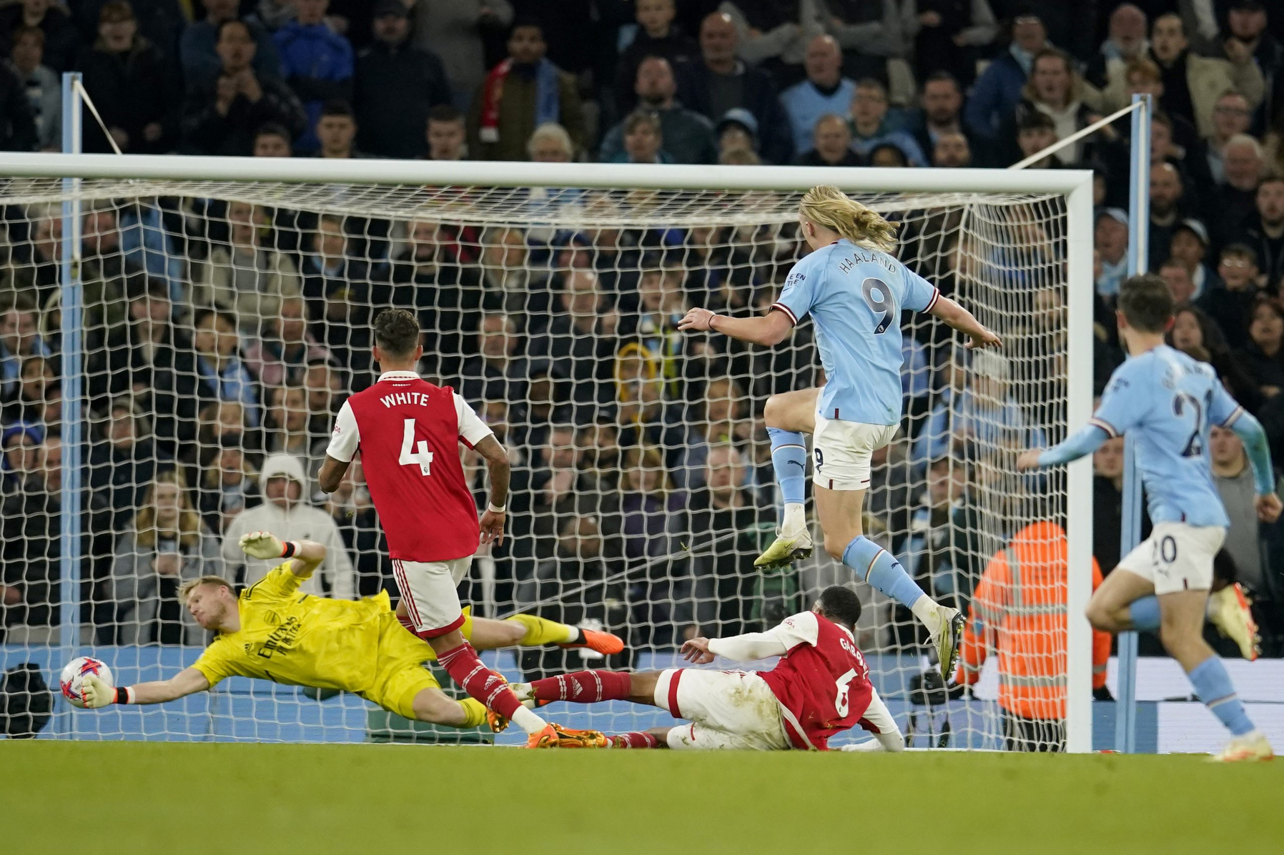 Haaland y De Bruyne destrozan al Arsenal y apuntan al título