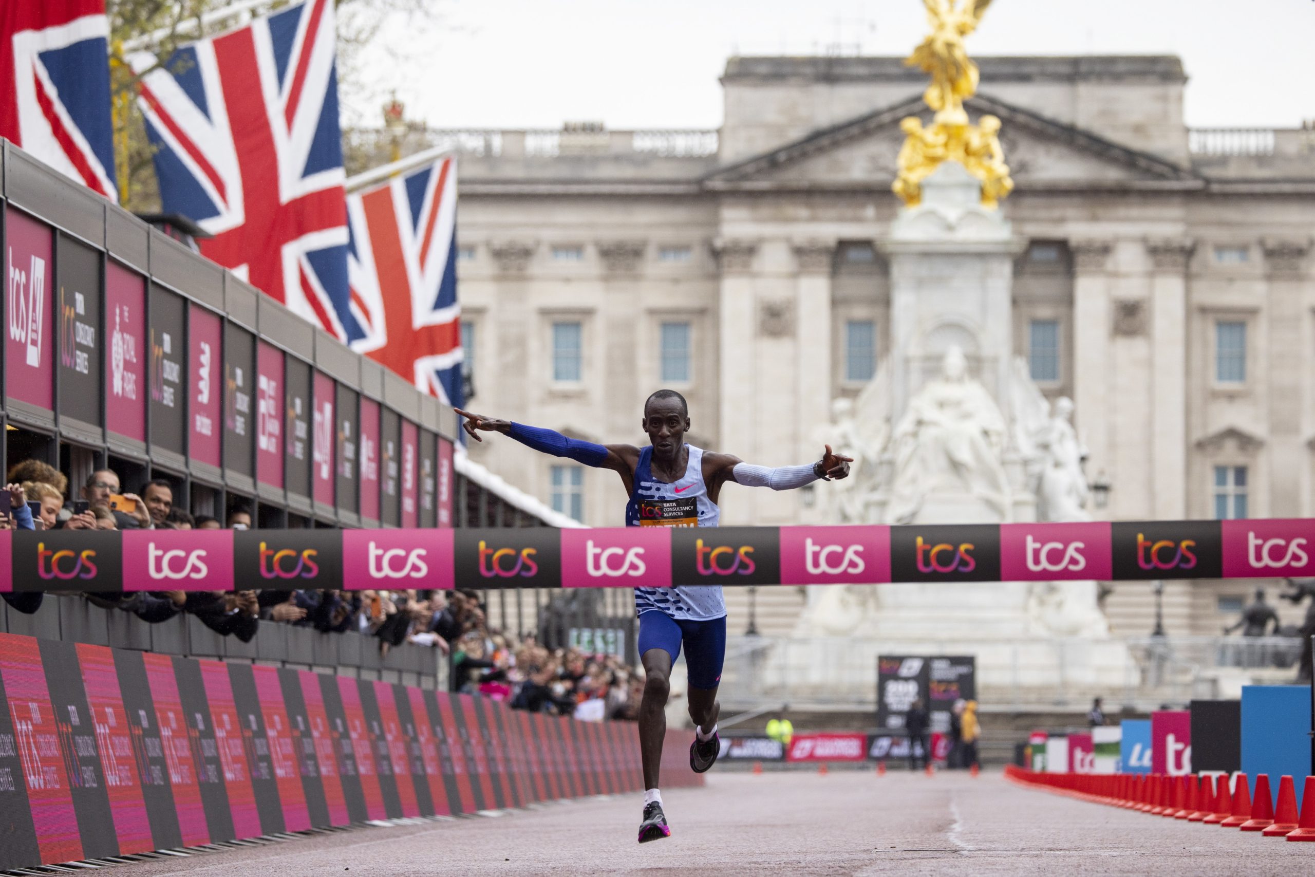 Kiptum logra en el Maratón de Londres la segunda mejor marca de la historia