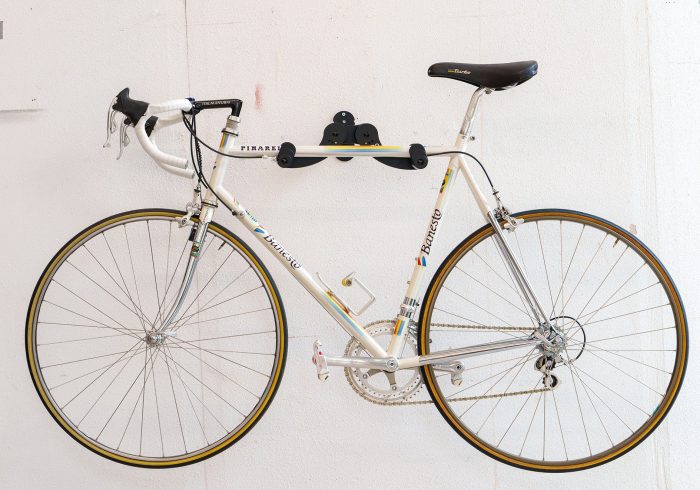 La bicicleta con la que Indurain ganó el Tour en 1994 cierra la subasta en 39.000 euros