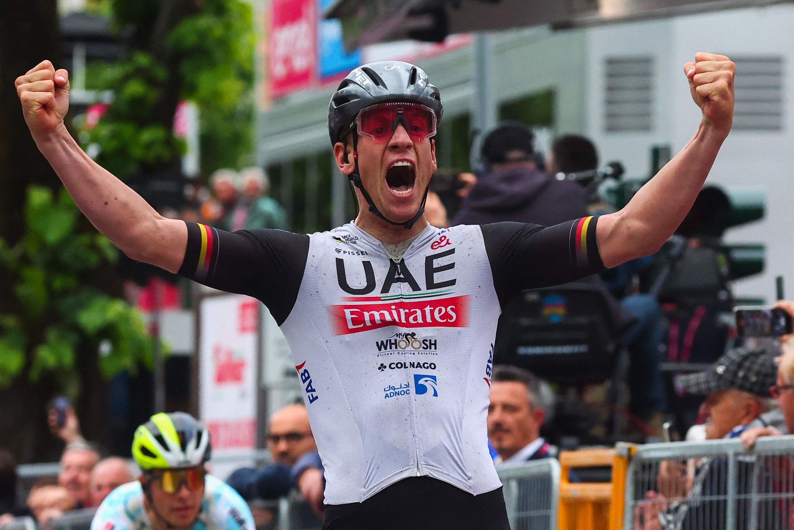 Ackermann gana, con 'foto finish', la etapa maratÃ³n de este Giro maldito