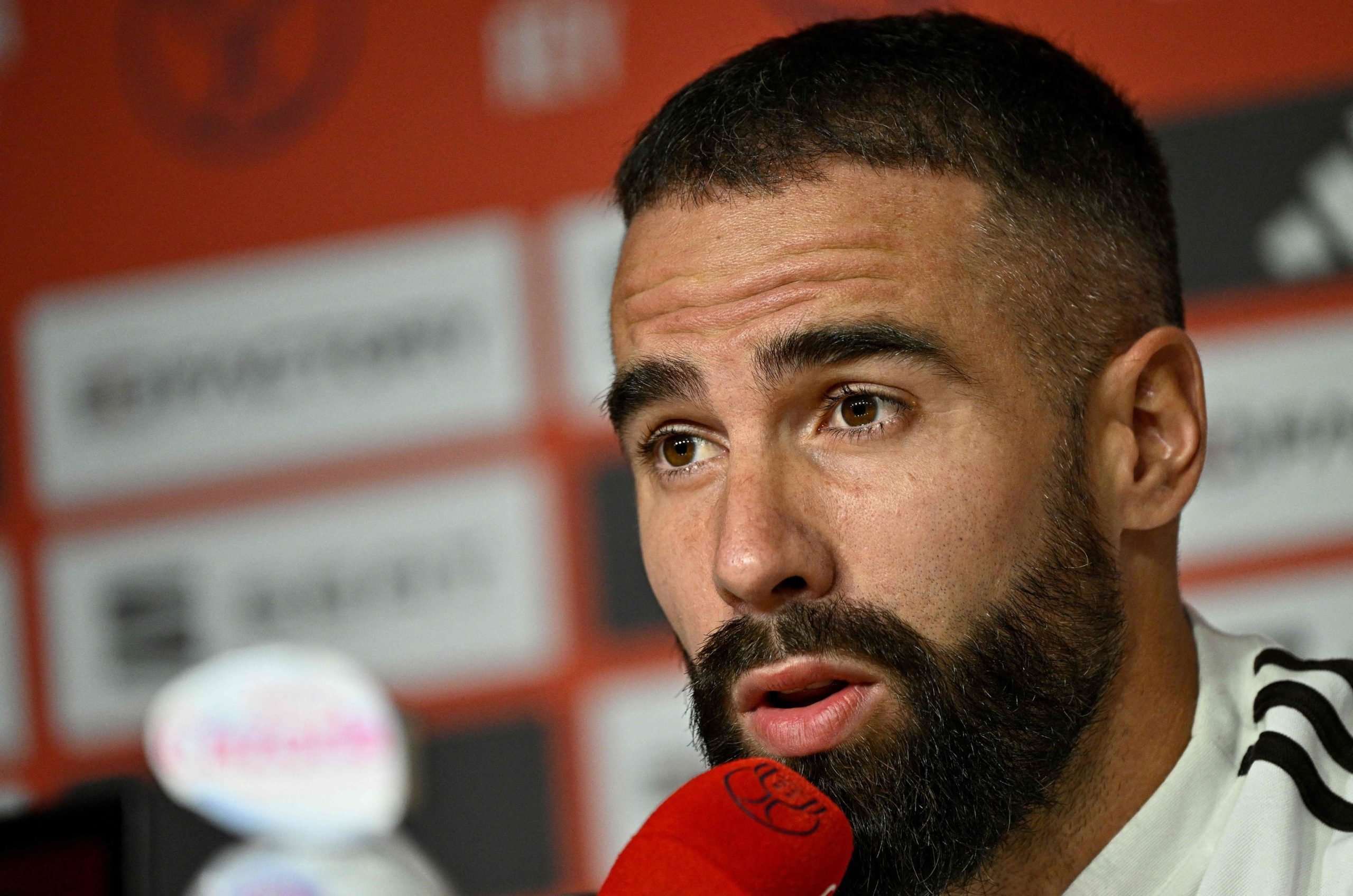 Carvajal, su emoticono de carcajadas tras ver la roja y el "meme" de Vinicius: "Hay que proteger al que intenta jugar al fútbol"