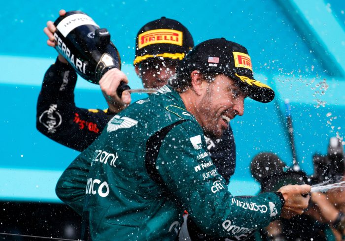 Fernando Alonso tampoco falla en Miami: otro podio detrás de los Red Bull