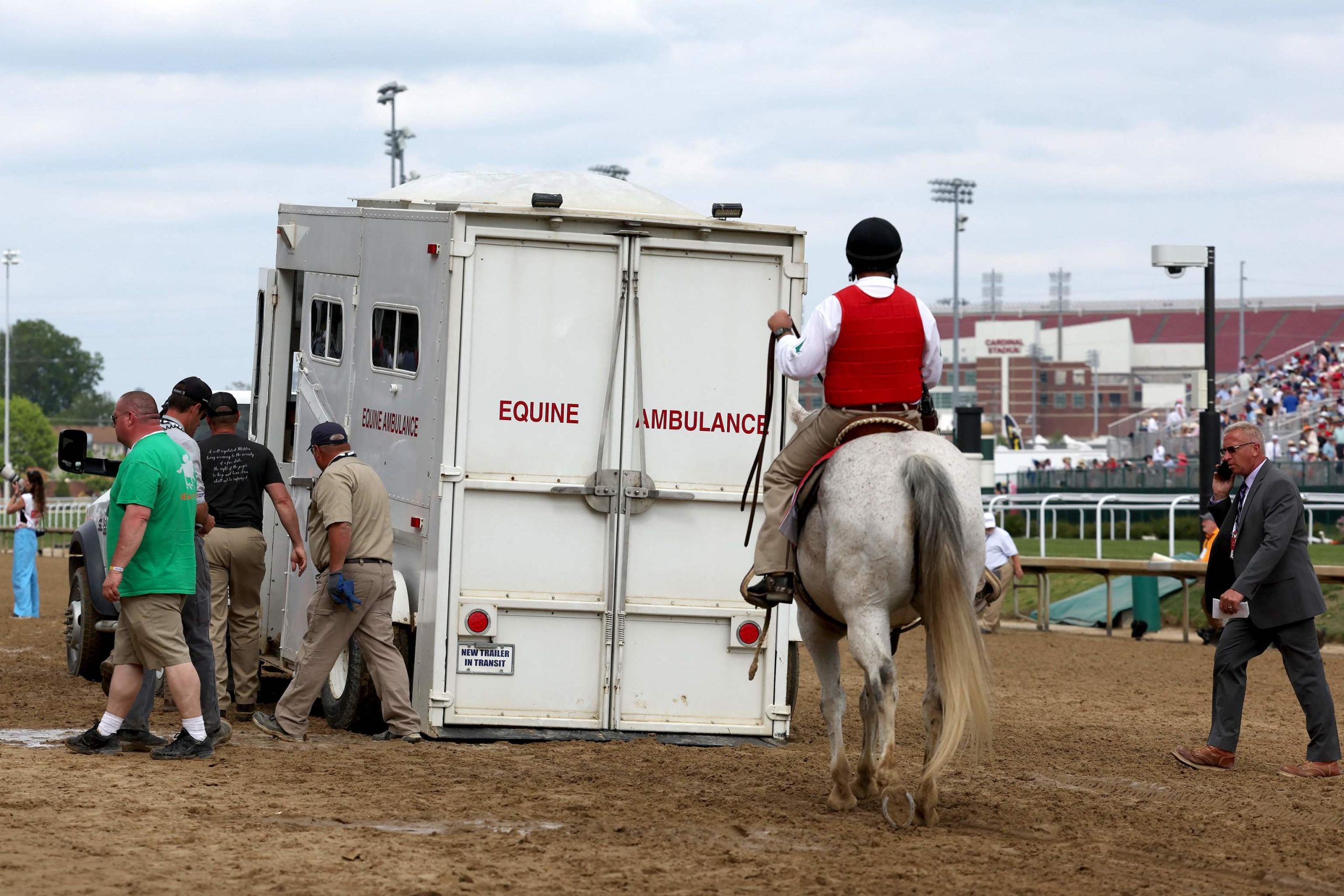 La muerte de siete caballos ensombrece el Derby de Kentucky