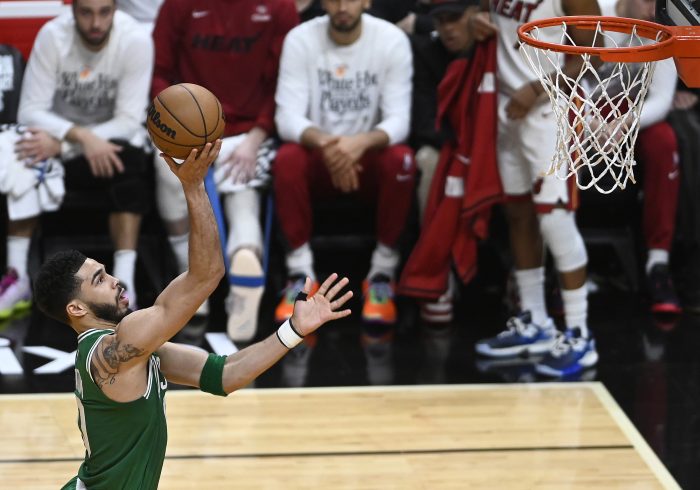 Tatum libra a los Celtics de la humillaciÃ³n y despierta los Ã¡nimos de remontada ante los Heat