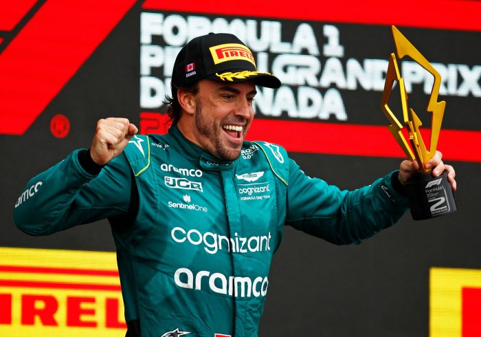 Alonso vuelve a superar a Hamilton en el duelo de leyendas y acaba segundo en CanadÃ¡