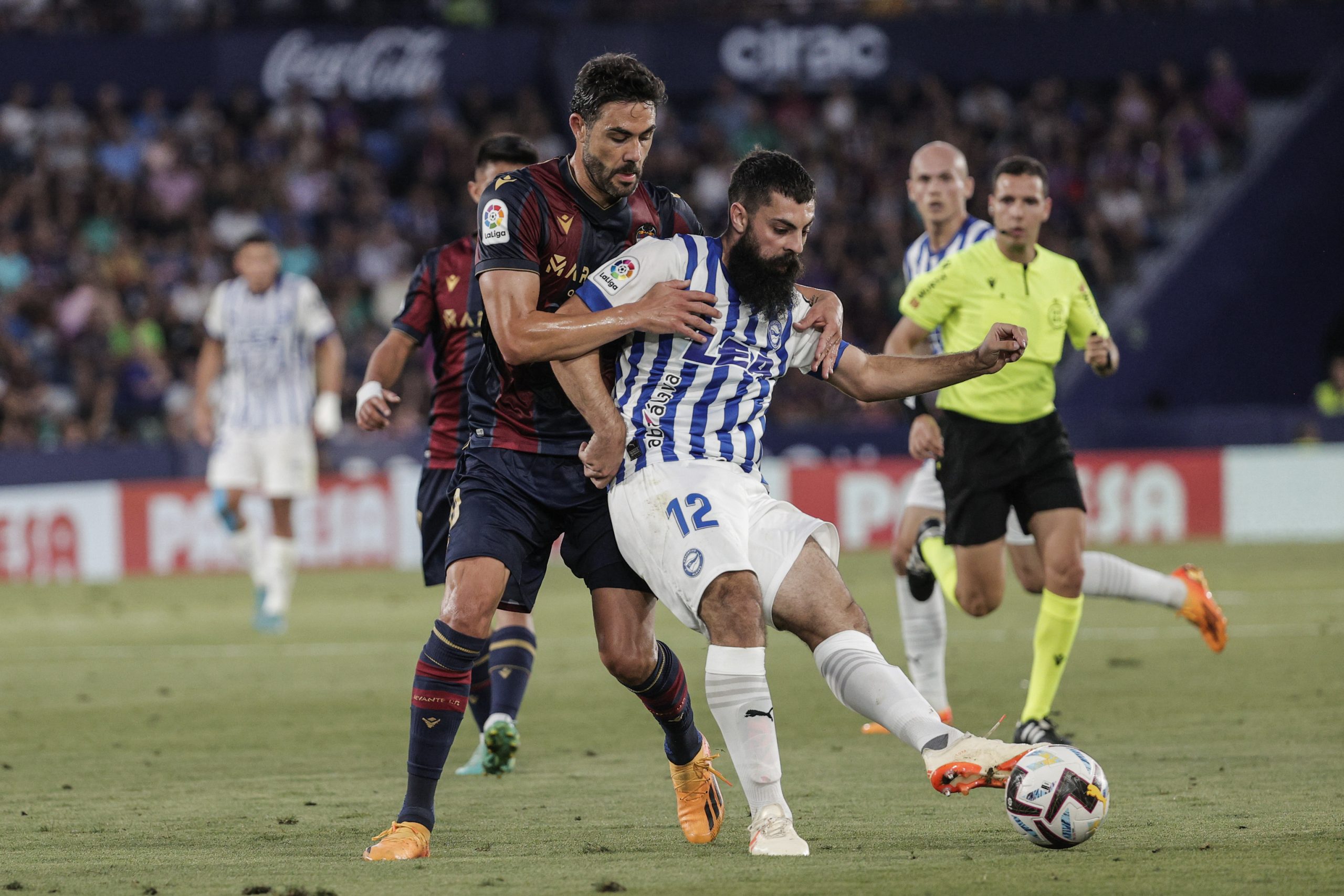 El ascenso increÃ­ble: el AlavÃ©s sube a Primera en el Ãºltimo minuto de la prÃ³rroga, de penalti y tras revisiÃ³n del VAR