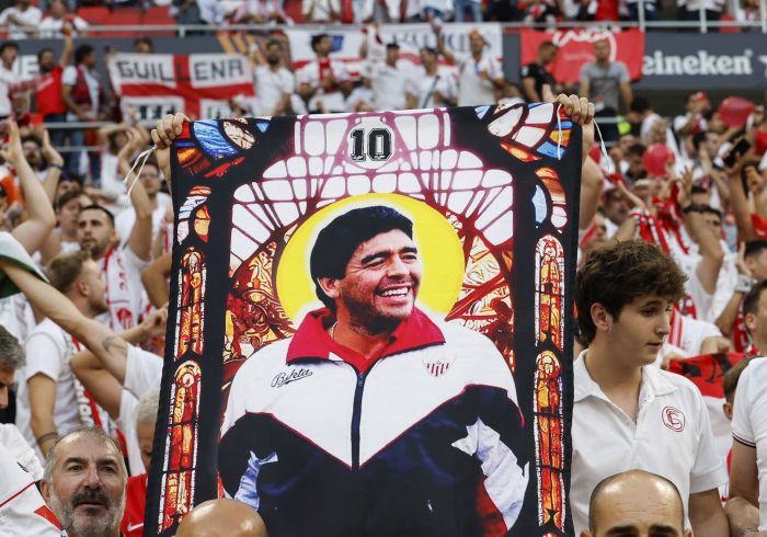 El Sevilla cierra el cÃ­rculo del 'aÃ±o homenaje' a Maradona