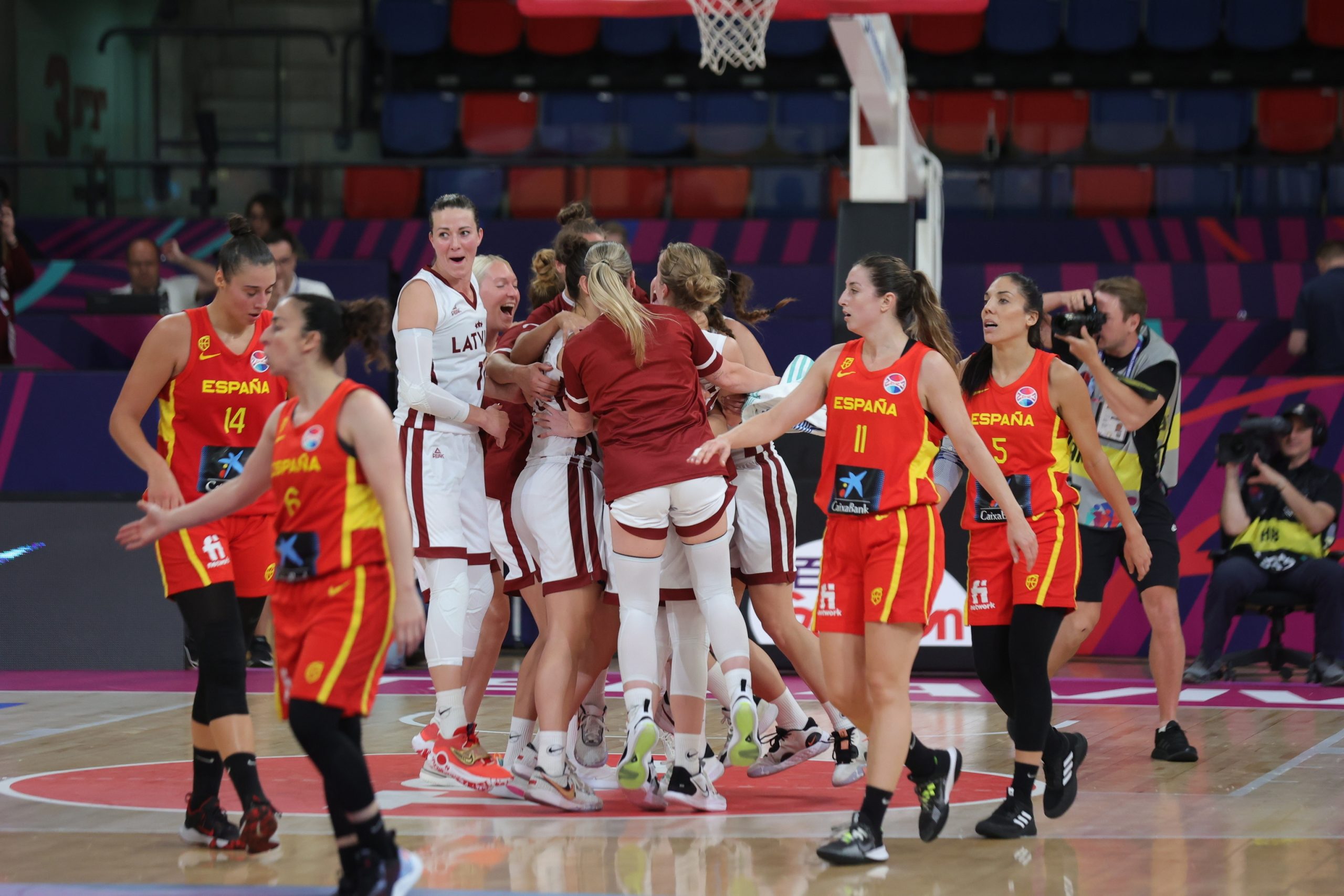 Letonia le amarga a EspaÃ±a su estreno en el Eurobasket femenino