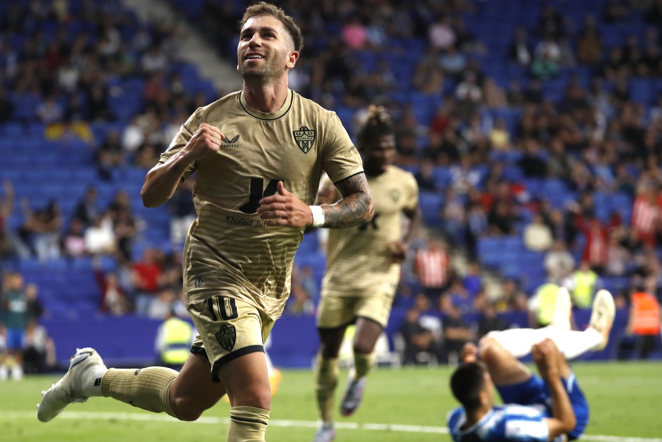 Un penalti postrero salva al AlmerÃ­a y manda al Real Valladolid a Segunda