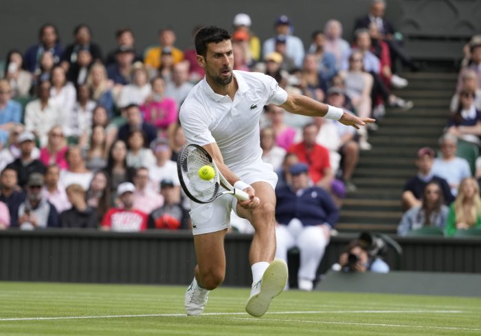 Djokovic reacciona con furia ante Rublev y se cita con Sinner en semifinales