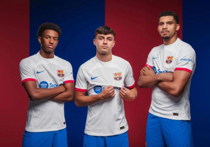 El Barcelona presenta ante el Arsenal su segunda equipaciÃ³n de color blanco