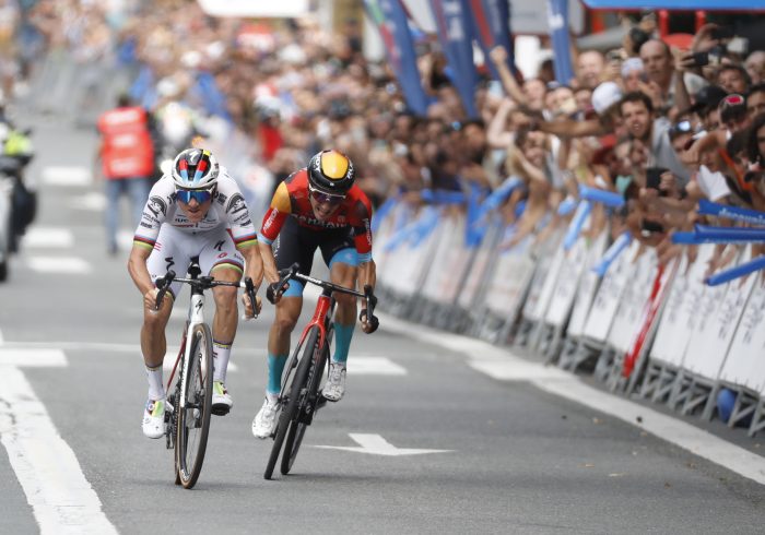 Evenopoel logra el tercer triunfo en su ClÃ¡sica de San SebastiÃ¡n en un mano a mano con Bilbao