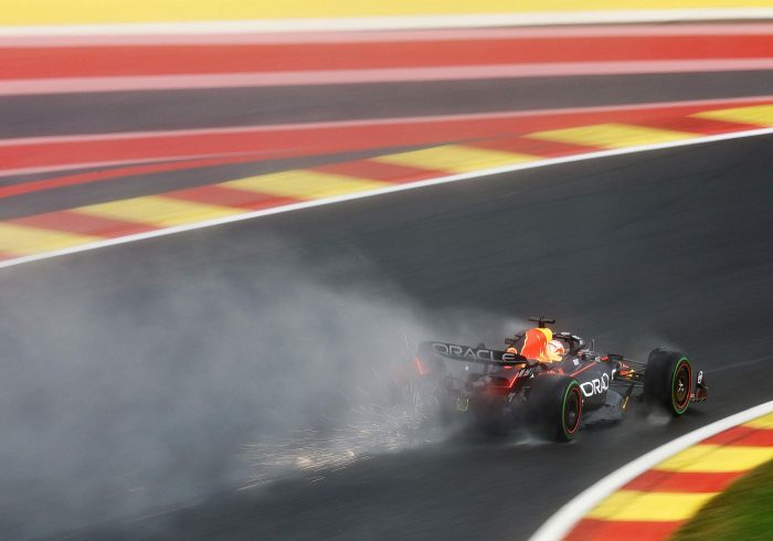Verstappen juguetea con sus rivales y Alonso tampoco se encuentra en Spa