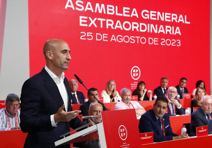 AsÃ­ se gestÃ³ el desafÃ­o de Rubiales: una Â«diabÃ³licaÂ» sorpresa que escondiÃ³ a sus 'barones' territoriales