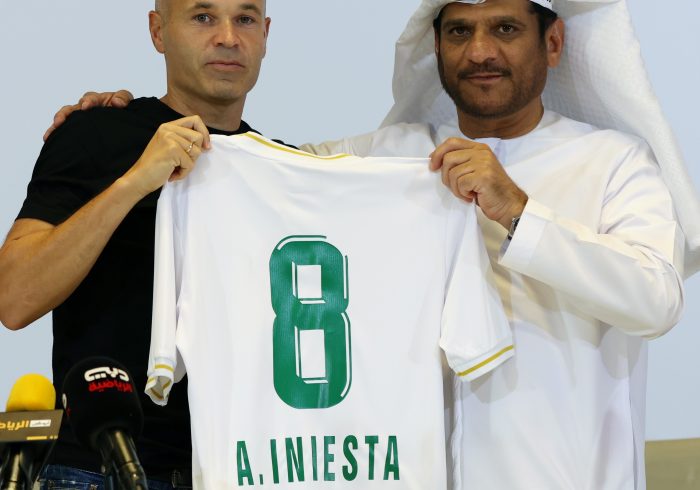 Iniesta ficha por el Emirates FC: "Estoy aquÃ­ para escribir una nueva pÃ¡gina y harÃ© todo lo que pueda para obtener los mejores resultados"