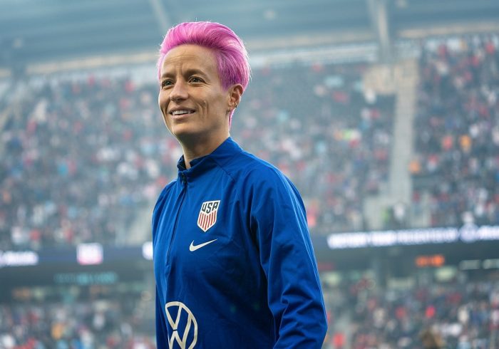 La jugadora americana Megan Rapinoe acusa a Luis Rubiales de "agredir fÃ­sicamente" a Jenni Hermoso