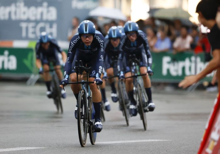 La lluvia aÃºpa a DSM y Lorenzo Milesi en el arranque de La Vuelta