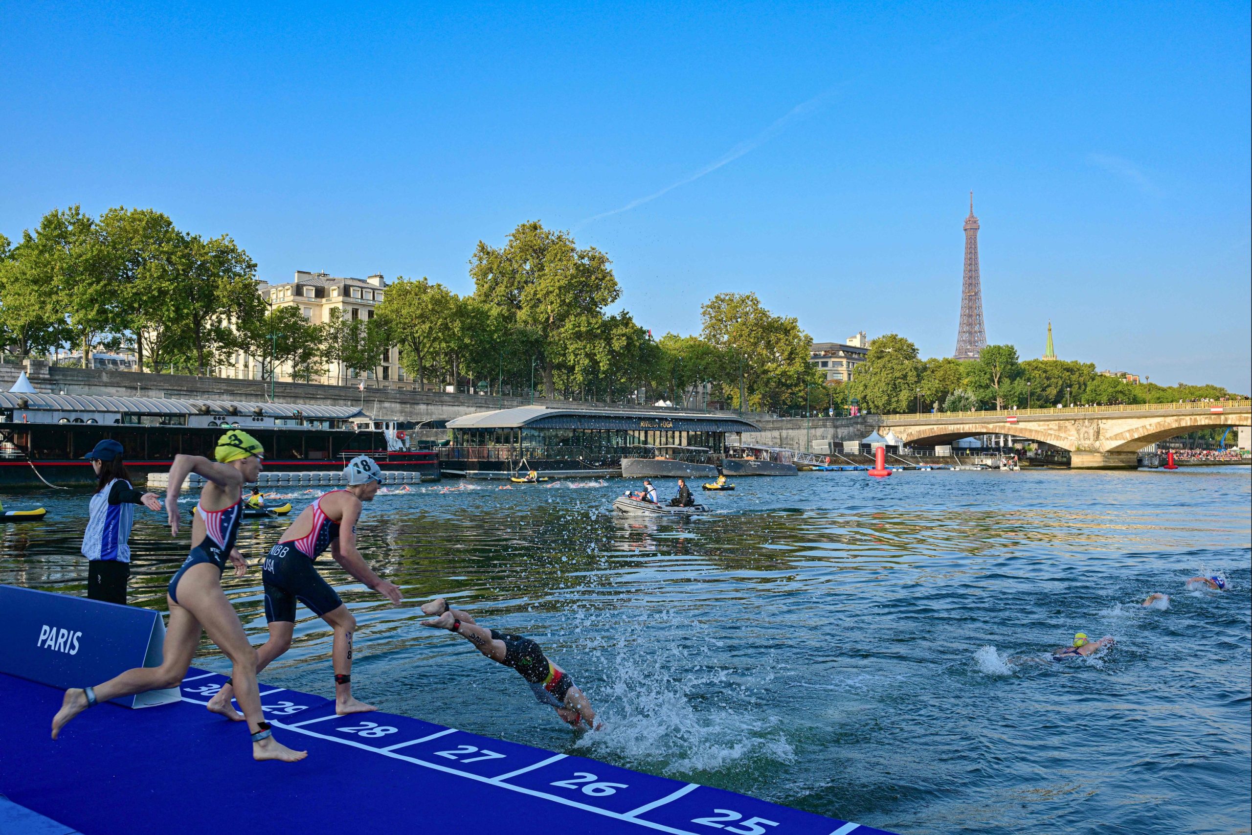 ParÃ­s permite las pruebas de triatlÃ³n en el Sena despuÃ©s de prohibir el baÃ±o durante un siglo