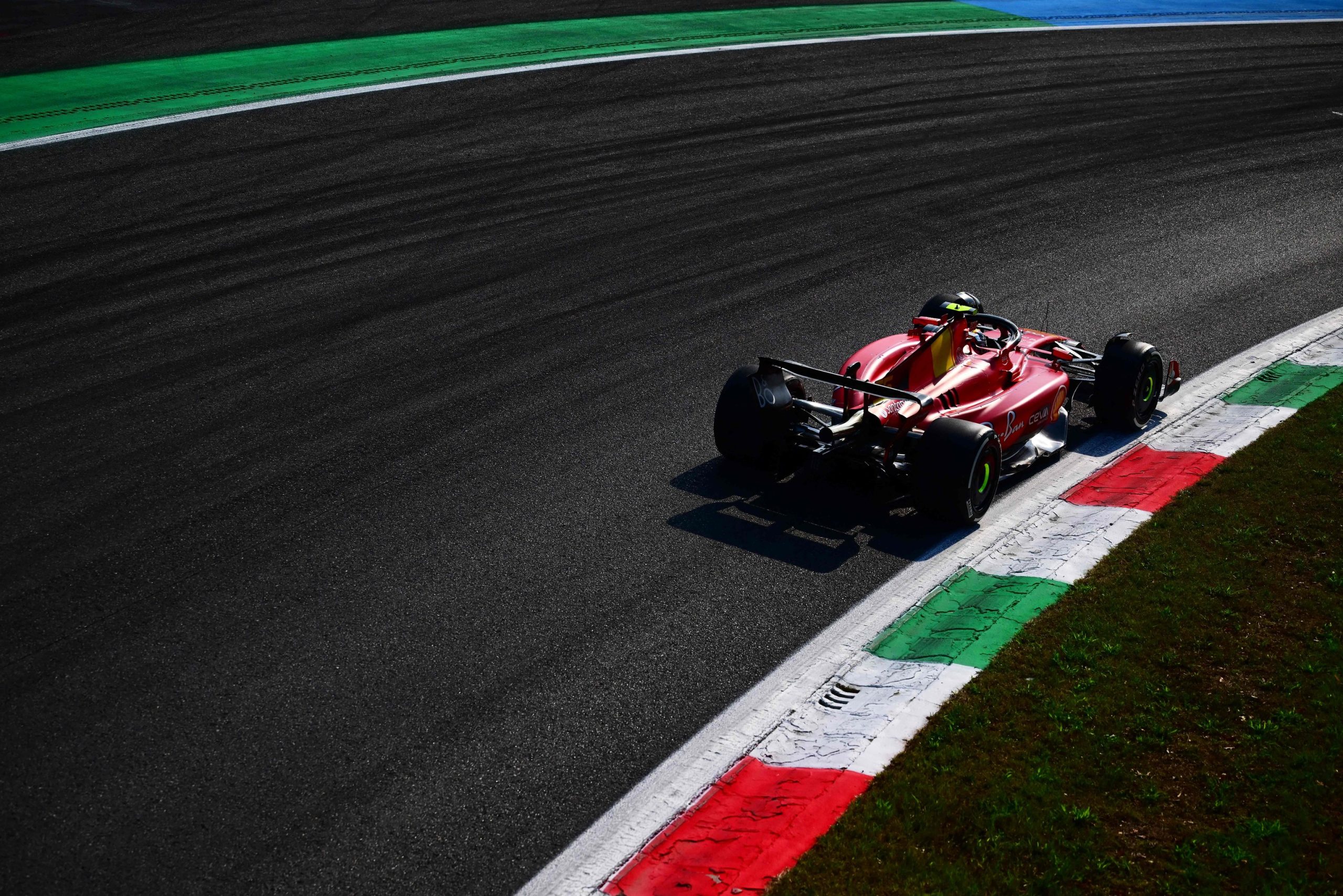 CÃ³mo aguantar a Verstappen en Monza: la misiÃ³n (casi) imposible de Carlos Sainz