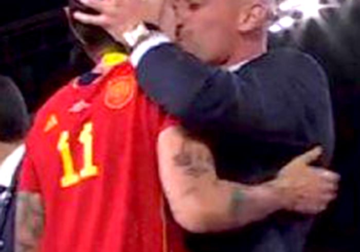 La EurocÃ¡mara denuncia el "bochornoso" beso de Rubiales y respalda a Hermoso y las futbolistas de la selecciÃ³n