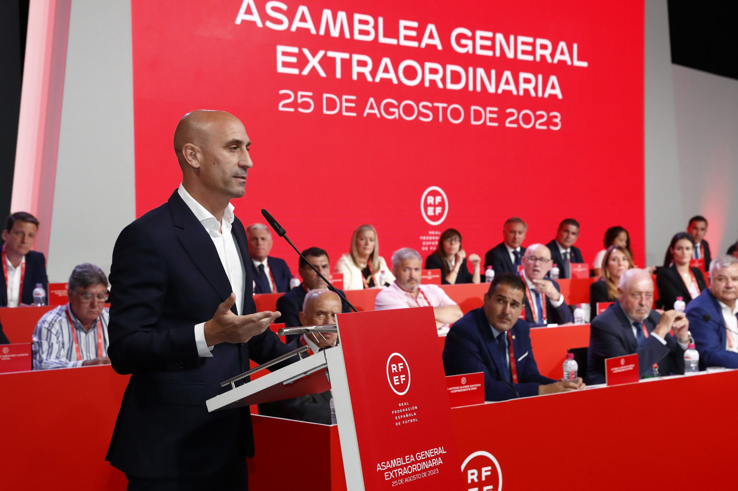 Pep BarcelÃ³, el tÃ©cnico que defendiÃ³ a Luis Rubiales, deja su puesto en el Manacor