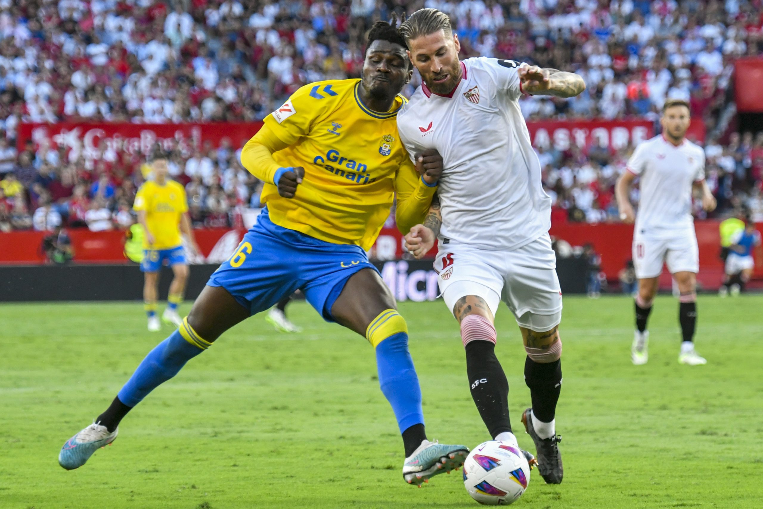 Ramos redebuta con el Sevilla 6.595 dÃ­as despuÃ©s y el equipo consigue su primera victoria