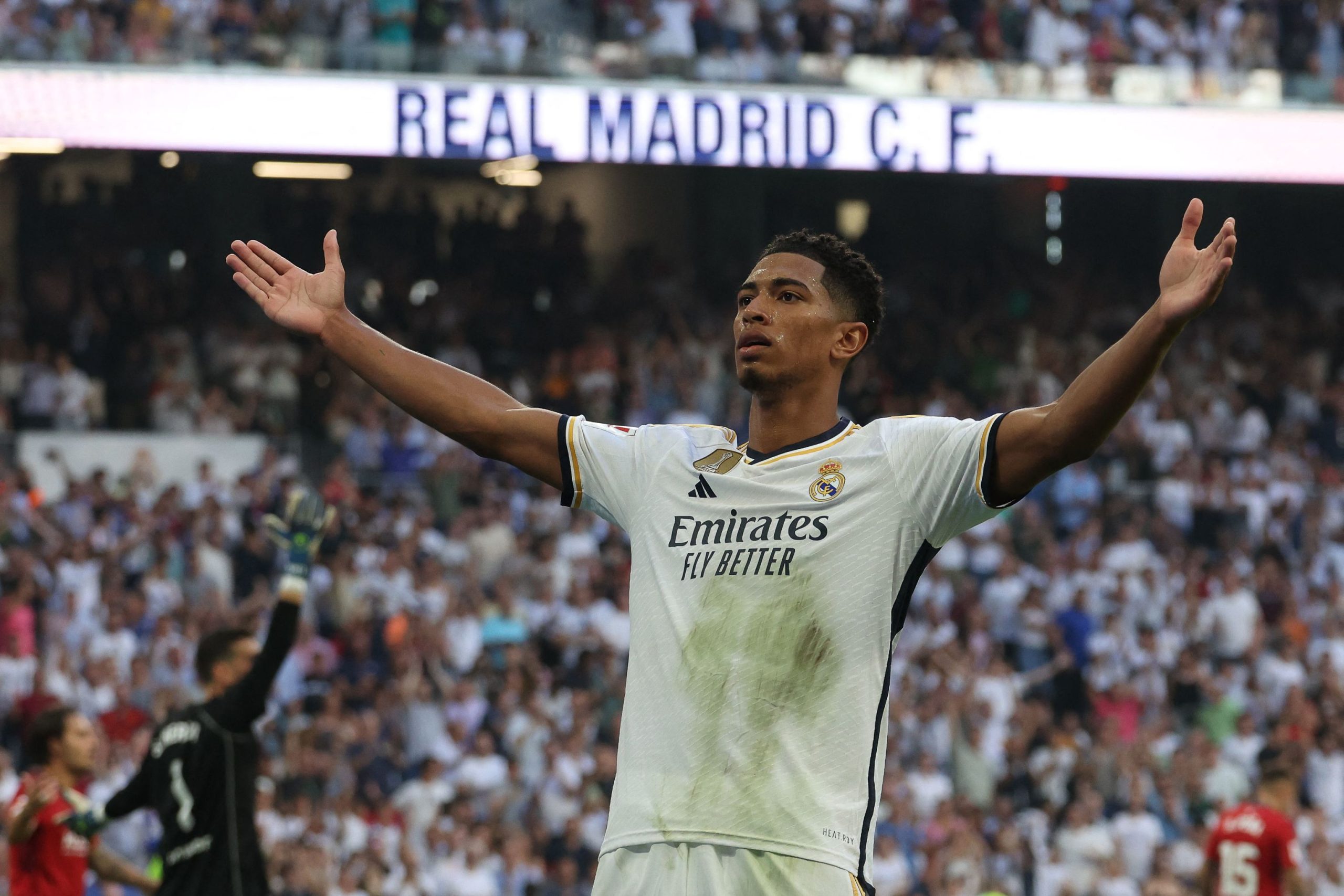 Bellingham, el nuevo Cristo del BernabÃ©u, marca y lidera al Real Madrid ante Osasuna